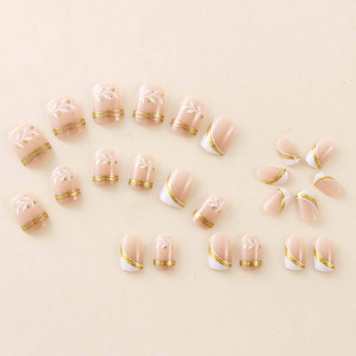 Korte medium nepnagels voor vr - Nail Art Press On recensie en prijs